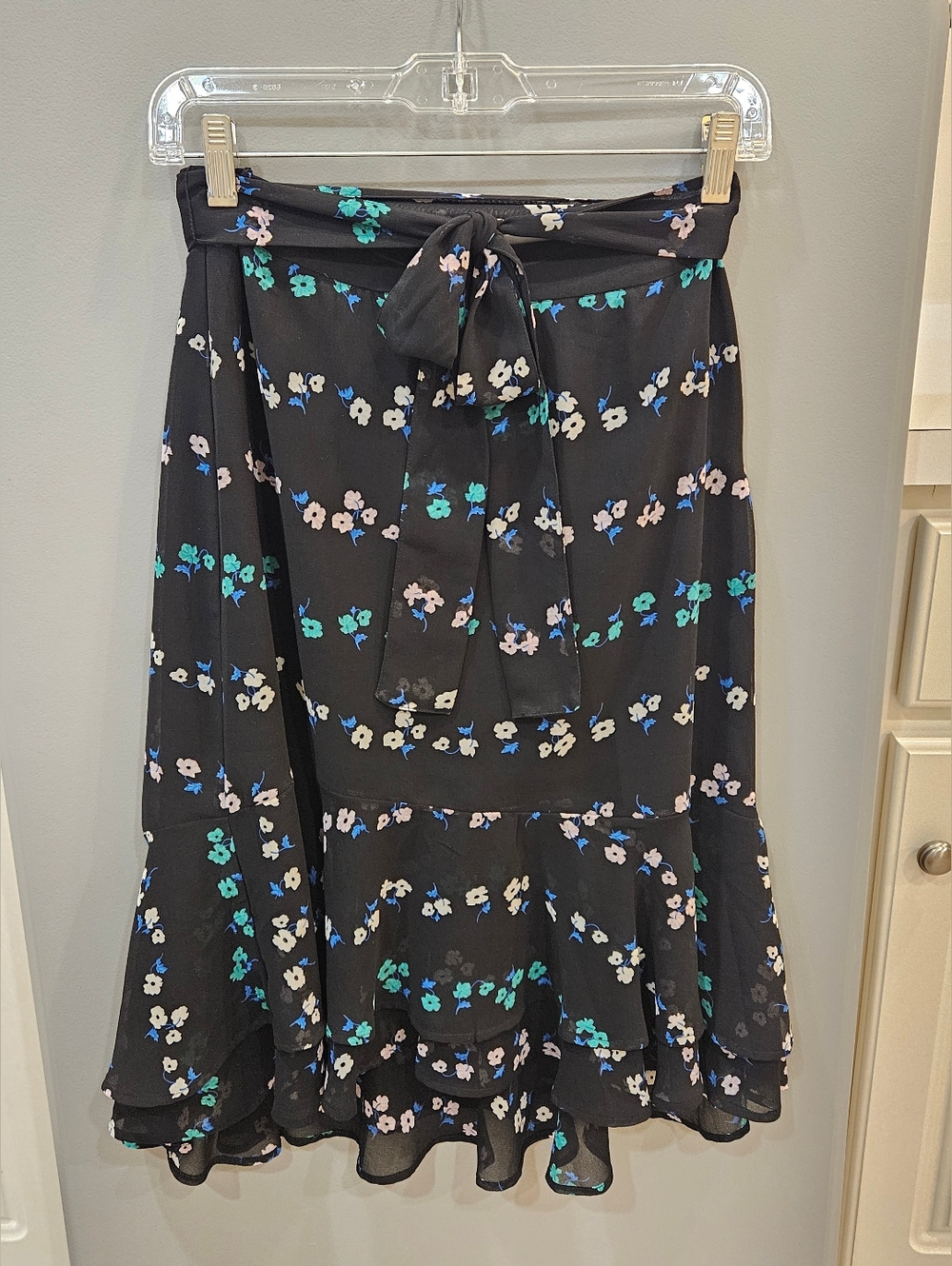Ann Taylor Black Floral Tie-Waist Skater Skirt
